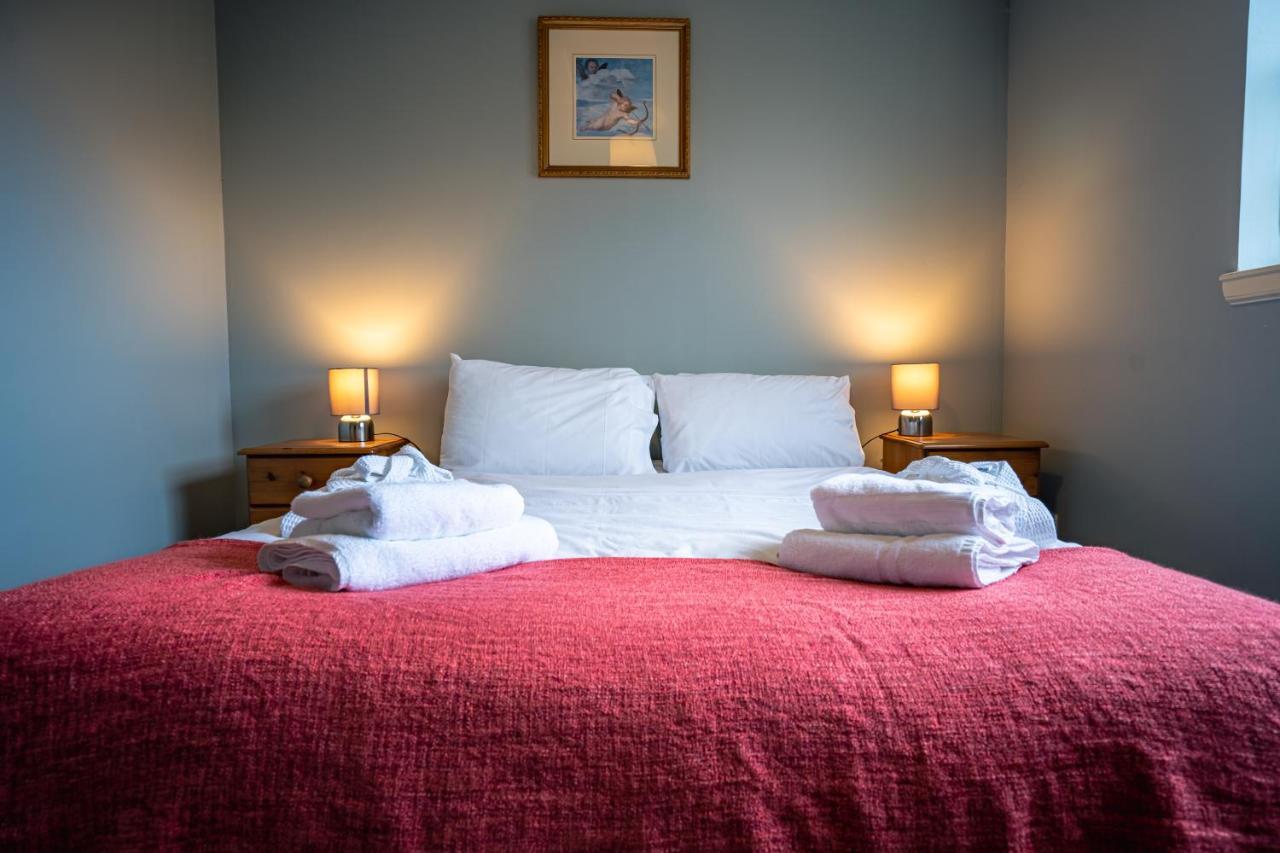 The Farmhouse, 6 Bed Property, フォレス エクステリア 写真