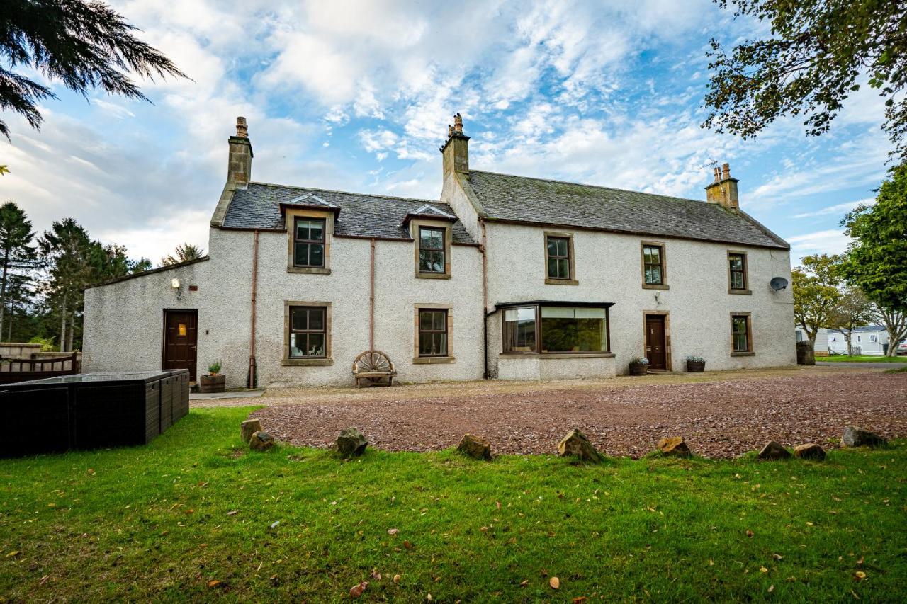 The Farmhouse, 6 Bed Property, フォレス エクステリア 写真